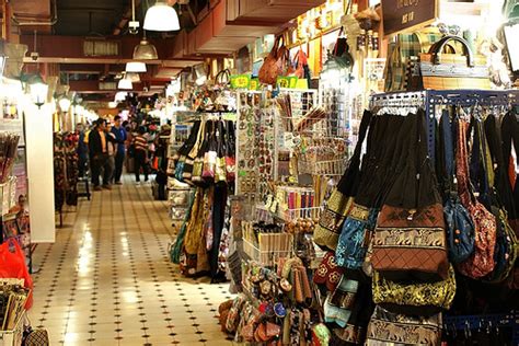 Central market is one of kl's most familiar landmarks and a popular tourist attraction. Central Market Kuala Lumpur Malaysia: Central Market Kuala ...