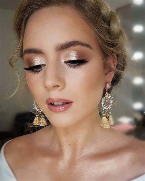 Spellbinding Bridesmaid Makeup For Every Woman ★ Bridesmaid Makeup Elegant Gloss Pink Lips