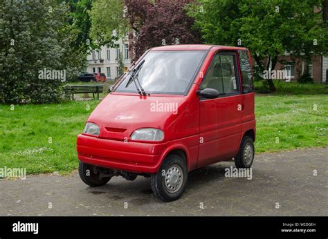 Vehicle For Disabled Persons Hi Res Stock Photography And Images Alamy