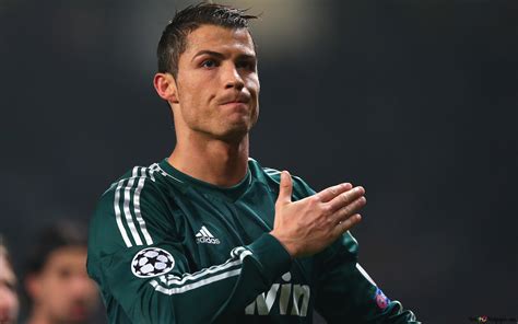 Cristiano Ronaldo Futbol 4k Duvar Kağıdı Indir