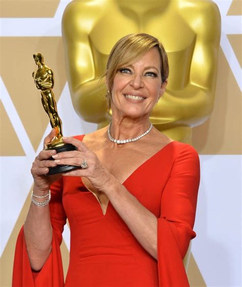 Photo Allison Janney Wins Oscar For Best Supporting Actress At The
