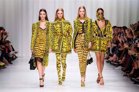 Cinco Razones Por Las Que Versace Es Una Marca única A Pesar De Su