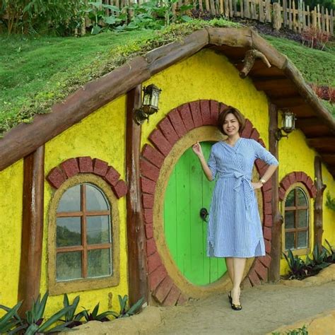 Cara memilih rumah minimalis modern. Rumah Hobbit Coban Rais, Wisata Ala Suasana Desa Hobbit!