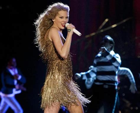 Taylor Swift Plays Gillette Stadium Music The Boston Globe