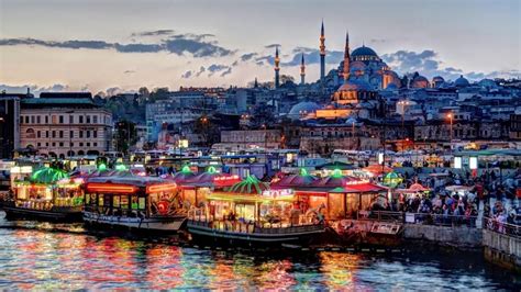 Здесь паранджа сочетается с тяжёлым люксом, уличные рисунки сменяются почему стоит посетить: Что посмотреть в Стамбуле за 24 часа ...