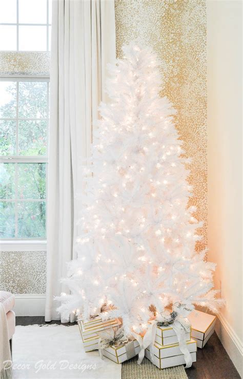 Simple Idea For A Magical Christmas Bedroom Decor Gold Designs