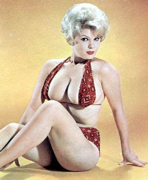 Busty Ad 15 Pinups1953 Flickr