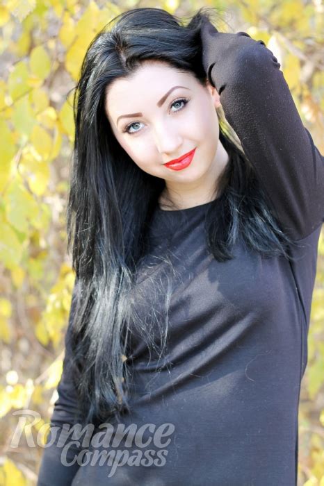 Date Ukraine Single Girl Anna Green Eyes Black Hair 27 Years Old