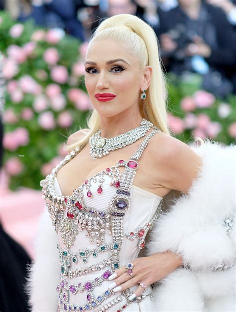 These Gwen Stefani 2019 Updates Show Shes As Busy As Ever