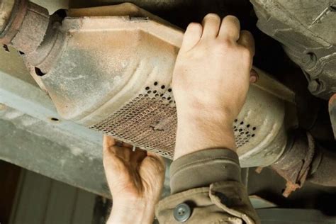 what causes a catalytic converter to go bad [6 main causes] road sumo