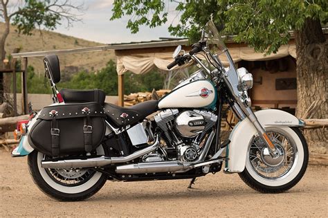 HARLEY-DAVIDSON Heritage Softail Classic (2015-2016) Specs, Performance
