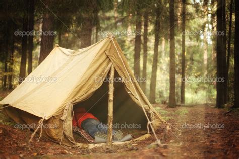 Old Tent In The Autumn Forest Home For Adventure And Travel — Stock