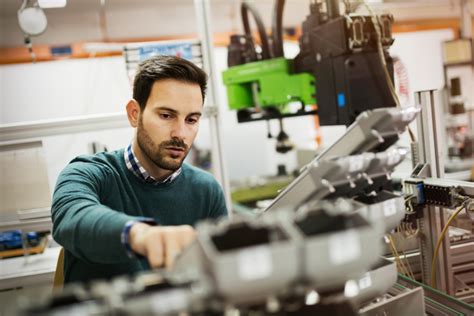 Applies knowledge of engineering principles to design products such as engines, instruments, controls, robots, machines, etc. Senior Mechanical Engineer Job Description Sample Template ...