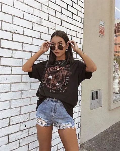 How To Style An Oversized T Shirt [15 Ways] That Grateful Soul