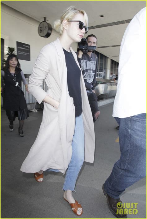 Photo Emma Stone Takes Flight Lax Airport 06 Photo 3676556 Just Jared