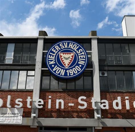 Auch historische spielstätten können ausgewählt werden. Umzug droht: DFL lehnt Ausnahme für Holstein-Stadion ab - WELT