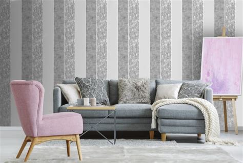 Find Showstopper Wallpaper Designs For Living Room
