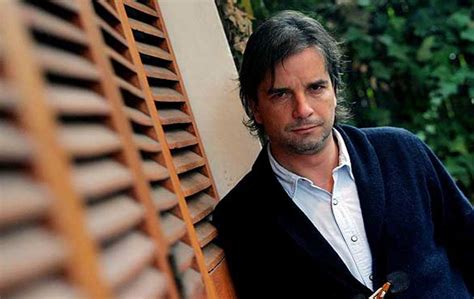 En la otra vereda estará marcelo vallejos de 27 años y los famosos que lo ayudarán en el. Pablo Mackenna se suma a las críticas a CHV por repetir ...