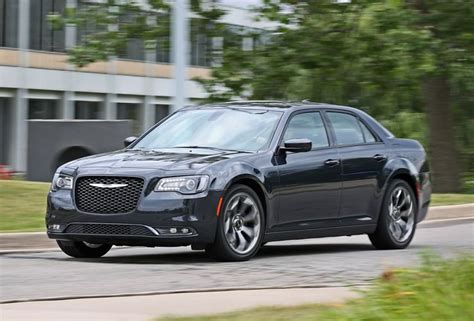 Купить новый Chrysler 300 2023 в наличии и на заказ в Москве