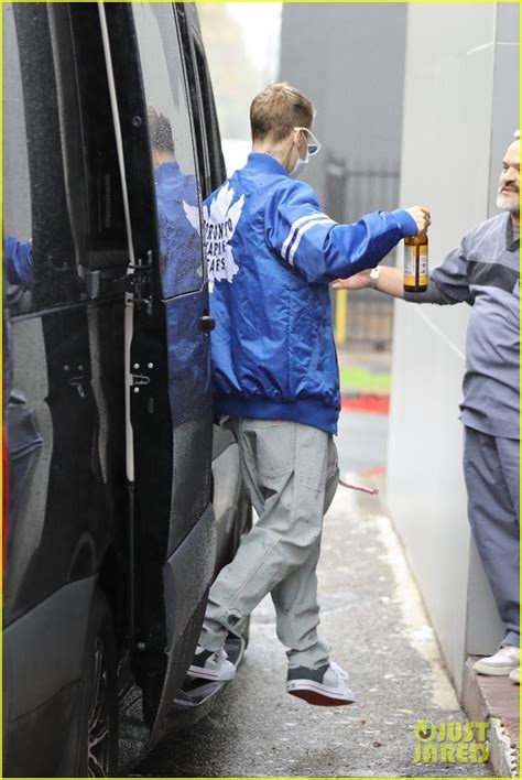 photo justin bieber wears face mask while going to doctors office 01 photo 4449174 just