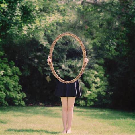 Pictures That Trick The Eye Into Thinking She S Invisible Surrealism