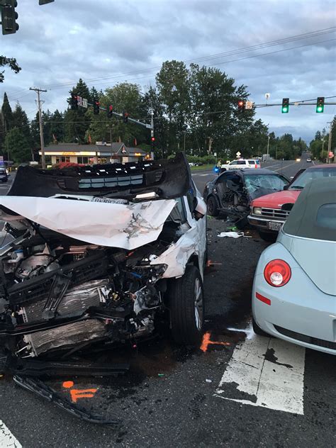 People Injured In 4 Vehicle Crash At Hwy 99 And Ne 99th The Columbian