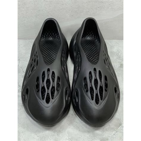 Jun 10, 2021 · the adidas yeezy foam runner features a one piece sculpted design defined by dynamic lines that highlight the material construction. GT Batch Yeezy Foam Runner Black - Allkicks247