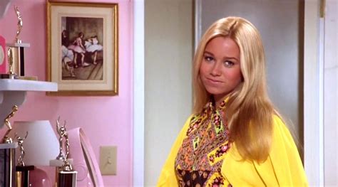 Pin By Angie On ♡ Marcia Brady Teenage Bedroom Mean Girls Teenager
