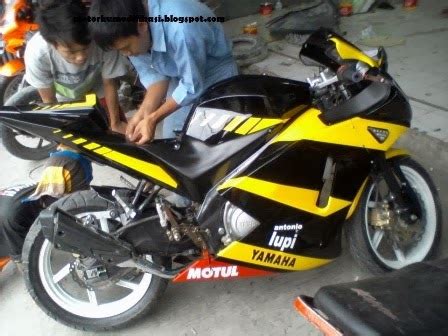 gambar modifikasi new vixion hitam full fairing 2014 vs vixion standar