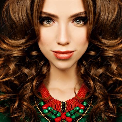 premium photo sensual woman fashion portrait of curly hair girl fashion model beautiful face