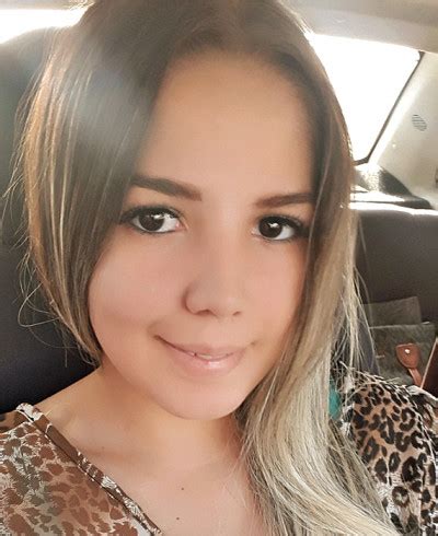 Andreina From Acarigua Venezuela Seeking For Man Rose Brides