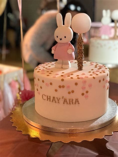 Maybe you would like to learn more about one of these? Miffy cake nijntje taart baby 1 jaar | Taart baby ...