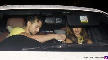 Disha Patani And Tiger Shroff Don T Care About The Heavy Rains As They