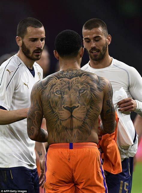 Tattoo update for my depay face from world mini pack vol:9.to install place both files in the depay folder overwriting the old ones. Mempis depay back lion tattoo #polynesiantattoossleeve ...
