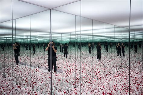 Art Lovers Expected To Flock To Toronto For Agos Infinity Mirrors Exhibit