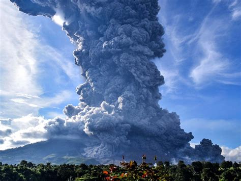 © provided by the indian express. Mount Sinabung: Volcano eruption warnings after huge ...