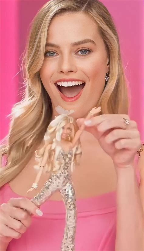 Margot Robbie With Barbie With Her Barbie 🎀 In 2023 Margot Robbie Margot Robbie Hot Margo Robbie