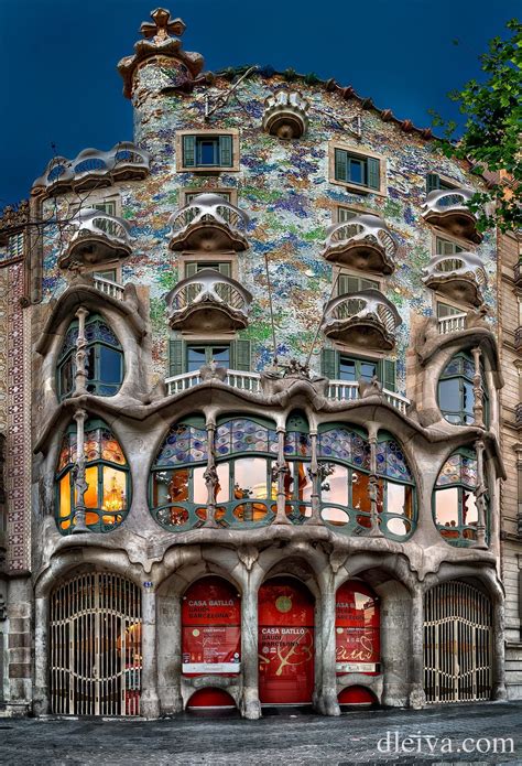 Enjoy pictures of barcelona gaudí architecture including la sagrada família, park güell, casa batlló. dleiva.com/ | Gaudi architecture, Gaudi barcelona, Antoni gaudi