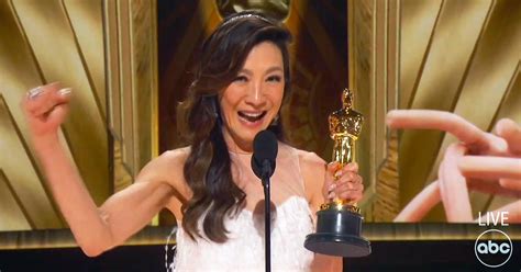 michelle yeoh swipes at don lemon comments in oscar speech