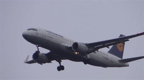 D Aiuf Lufthansa Airbus A320 Sharklets Landing Approach Frankfurt