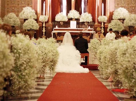 Los hijos de la pareja, guillermo de 1 año y lucciana de 4 años. Ceremonia religiosa. | Iglesias boda, Boda iglesia ...