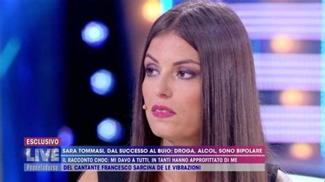 Sara Tommasi Torna In Tv E Racconta La Sua Nuova Vita Casa E Chiesa Prender Farmaci Per Sempre