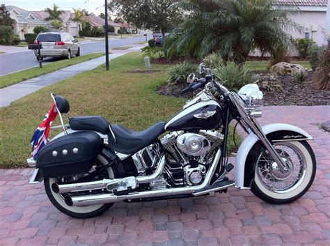 The heritage softail classic is indeed seems true to its name, it does look classic but at the same time it is loaded with lots of modern gadgets. Buy 2005 Harley-Davidson Heritage Softail CLASSIC Cruiser ...