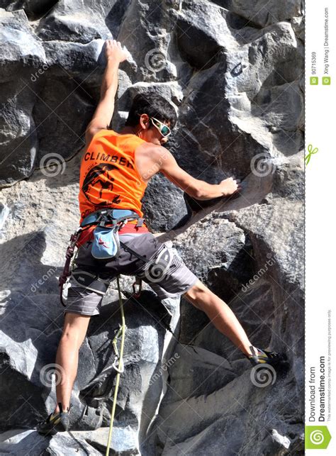 Rock Climbing Man Editorial Stock Image Image Of Brave 90715369