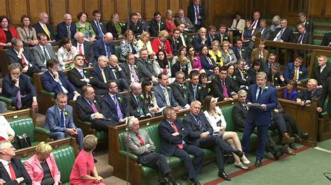 Snp Mps Wear White Rose Of Scotland For Queens Speech Itv News