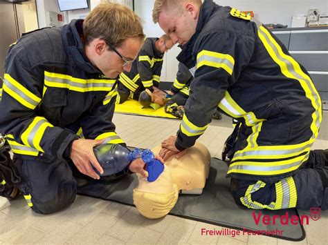 Erstmals Erste Hilfe Ausbildung Speziell Für Feuerwehreinsatzkräfte