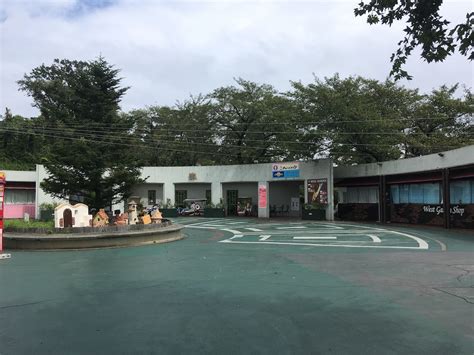 素晴らしき世界に今日も乾杯 街に飛び交う笑い声も 見て見ぬフリしてるだけの作りもんさ 気が触れそうだ クラクラするほどの良い匂いが. 日記20190915／西武園ゆうえんちに行った - 赤祖父マップ
