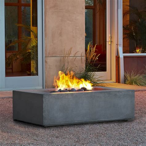 That means you can easily shift your fire pit from a patio, to a spot in the backyard, to a campsite. Baltic Rectangle Natural Gas Fire Table