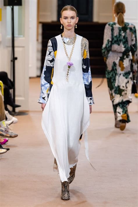Pin By Claudia Neyra On Summer Fashion Fashion Show By Malene Birger