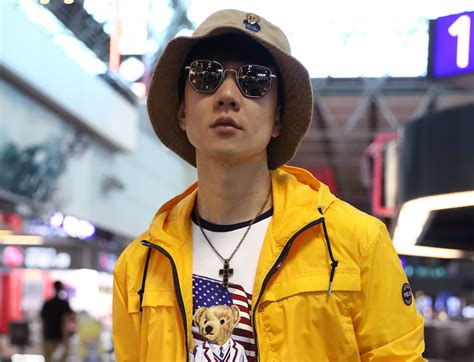 龚俊, born 29 november 1992) is a chinese actor. 林俊傑機場時尚超級萌! 穿Polo熊飛紐約看秀 - 我的中時娛樂 - 翻爆